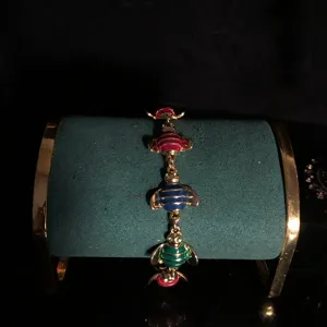 Gold-plated enamel bee charm bracelet cute insect jewelry for women daily wear accessory