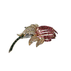 Vintage rhinestone flower brooch gold tone crystal decorative pin for women clothing accessory