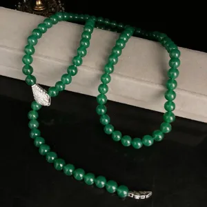 Vintage style green agate beaded necklace with sparkling zircon snake head clasp jewelry accessory