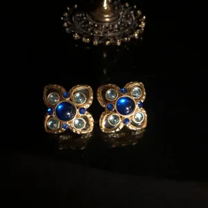 Vintage four-leaf clover blue stone stud earrings for women elegant jewelry gift design