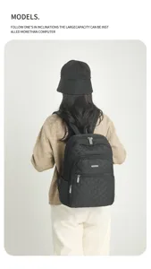 Modischer leichter schwarzer Rucksack aus Steppstoff für Damen Reisen und den täglichen Gebrauch.