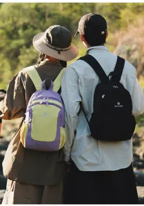 Lightweight large capacity backpack for men and women, outdoor travel casual colorblock school bag.