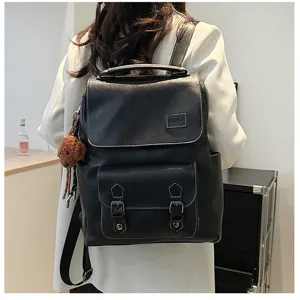Sac à dos classique en cuir noir pour femme, cartable décontracté vintage et sac de voyage.
