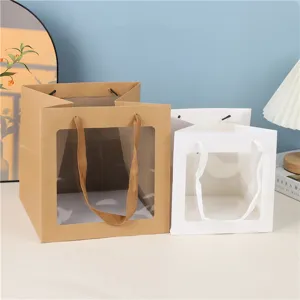 Sac cadeau en papier carre avec fenetre transparente pour fleurs, vetements et mariage.