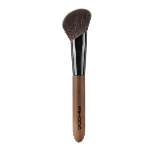 Professionele schuine make-up kwast met echt haar voor gezichtscontour en blush.