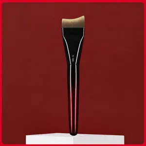 Professioneller Make-up-Pinsel Flacher Gebogener Foundation-Pinsel Weiche Synthetikfaser Holzgriff Make-up-Werkzeug
