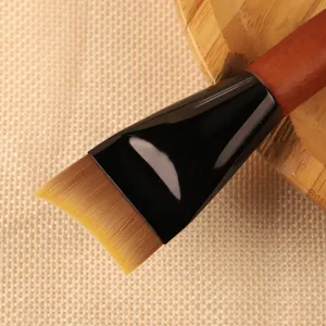 Pinceau fond de teint croissant Cangzhou poils synthetiques design lame sans trace