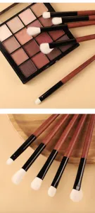 Set de brochas de maquillaje profesional con paleta de sombras, cerdas suaves para ojos.