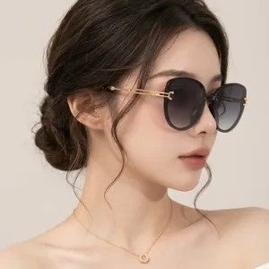 Katzenaugen Sonnenbrille Damen Großer Rahmen UV400 Schutz Farbverlauf PC Metall Hohlbügel Retro Mode Brillen