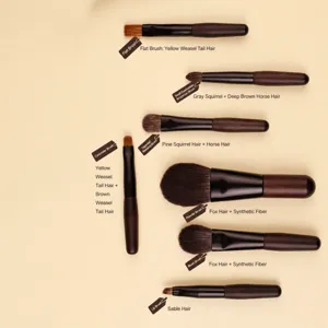 Set Di Pennelli Per Trucco Portatile Da 7 Pezzi Mini Pelo Animale Pennelli Cosmetici Con Manico In Legno E Custodia In Pelle