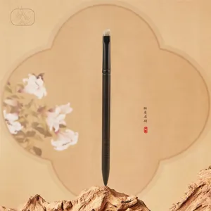 Professional Angled Eyebrow Brush Fine Eyeliner Brush Wooden Handle Animal Hair Makeup Brush For Precise Eye Makeup