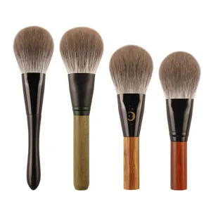 Set de brochas de maquillaje de pelo animal, brochas suaves para polvos y colorete con mango.