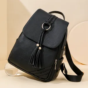 Sac à dos élégant pour femme en cuir PU noir avec gland et décoration d'anneau en métal voyage.