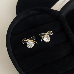 Elegante schwarze Schleife Zirkon Ohrringe, Luxus vergoldete geometrische Schmuck für Damen.