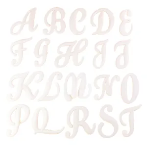 Witte alfabet letter bedels voor strandtassen en handige DIY decoratieve accessoires.