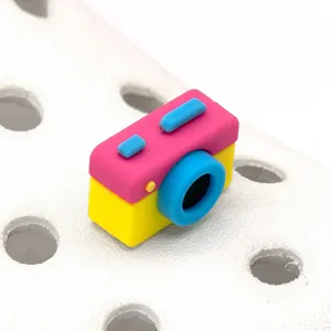 Charm de chaussure en PVC appareil photo 3D mignon pour sabots de décoration colorée