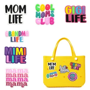 Set di accessori colorati in PVC per scarpe e borsa da spiaggia per la festa.
