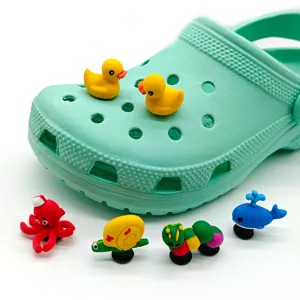 Joli ensemble de charms animaux 3D avec canards, pieuvre et escargot pour décorer sabots.