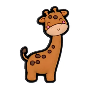 Vue détaillée de breloque de chaussure girafe dessin animé, idéale pour sabots et accessoires.