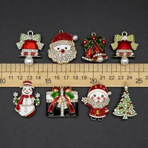 Ensemble de breloques de chaussures en métal et strass de Noël, accessoires de décoration de bricolage.