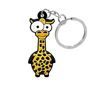 Schattige cartoon giraffe PVC sleutelhanger detail, flexibele rubberen hanger met stevige ring.