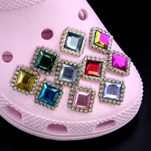 Breloques de chaussures en strass étincelants pour sabots, accessoires en métal et gemmes.