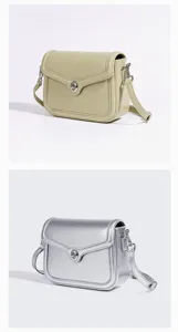 Nahaufnahme der eleganten Ledertasche mit sicherem Metall-Drehverschluss für den Alltag.