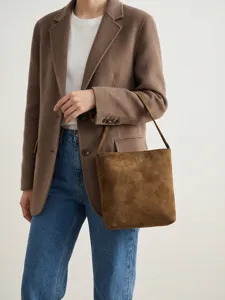 Vintage braune Wildleder Umhängetasche für Damen, elegante Pendler Achseltasche.