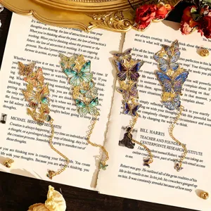 Vintage farfalla metallo cavo segnalibro, elegante indicatore di pagina per libri e lettura.