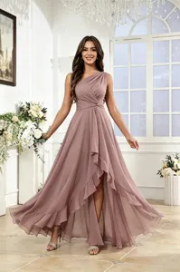 Elegante vestido midi de gasa de un hombro con dobladillo asimétrico para verano.