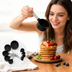 Set di tazze e cucchiai misuratori in acciaio inossidabile per cucina e cottura al forno.