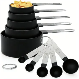 Set di misurini e cucchiai misuratori in acciaio inossidabile per cucina e cottura.