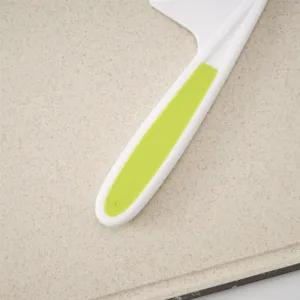 Kids safe plastic kitchen knife detail handle view ergonomic design kitchen cooking tool