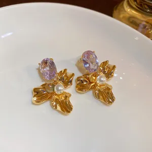Elegant cubic zirconia pearl flower earrings detailed close up view for women fashion jewelry.