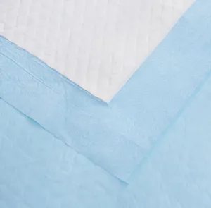 Gros plan détaillé de tapis d'pipi jetable pour animaux avec surface absorbante matelassée.