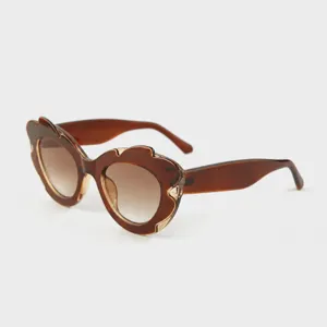 European and American style gradient sunglasses, UV protection trendy fashion eyewear for men and women.