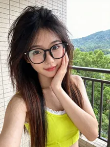 Stylish black frame anti-blue light glasses for women and men, lightweight and chic.