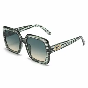 Grosse Fassung Mode Sonnenbrille fuer Damen UV400 Schutz Farbverlauf Glaeser stilvoll
