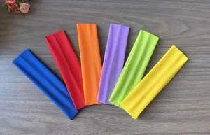 Ensemble de bandeaux de yoga unis colorés sportifs élastiques anti-sueur vue détail