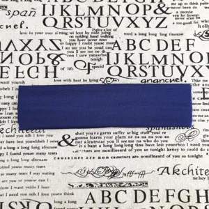 Vue détaillée du bandeau élastique bleu uni en tissu doux pour le sport et le quotidien.