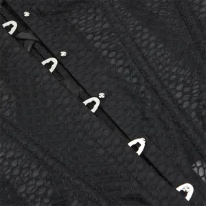 Schwarzes Mesh Korsett Detail, atmungsaktives Textil mit Metallhaken, stilvolles Top.