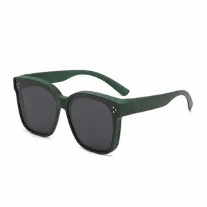 Occhiali da sole verdi spessi per uomo e donna, eleganti quadrati protettivi UV.