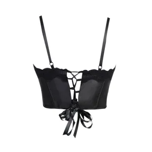 Zwarte satijnen corset top met kantrand, vetersluiting aan de voorkant en verstelbare bandjes.