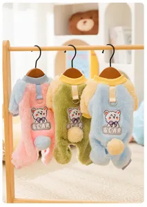 Kuscheliger warmer Haustier-Fleece-Einteiler für kleine Hunde und Katzen mit Bärenstickerei.
