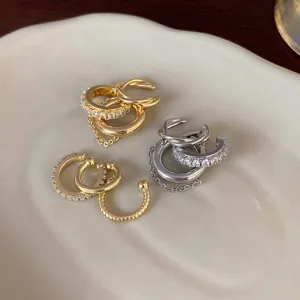Minimalistisches Ohrklemmen Set, gold und silber Zirkon Ohrringe für Damen, Detailansicht.