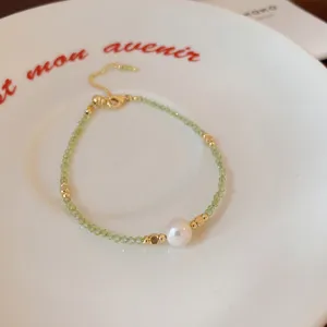 Freshwater pearl green crystal beaded bracelet sweet ins style fashion jewelry detail view
