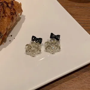 Koreanische süße Kristall Schleife quadratische Ohrringe schicke Mode minimalistischer Schmuck.