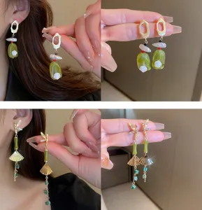 Elegant crystal pearl and fan tassel earrings, sweet floral design, stunning fairy-like style fashion jewelry.