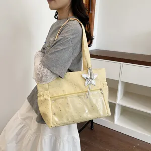 Borsa a tracolla con stampa di stelle tasca trasparente e ciondolo a stella per ogni giorno.