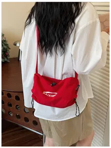Borsa a tracolla in nylon casual da donna, leggera borsa da esterno con stampa a lettere.